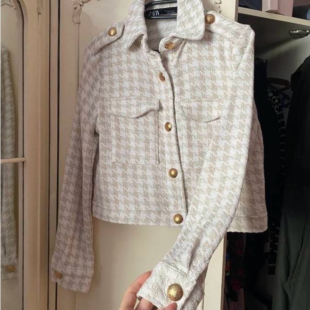 Zara Tweed Houndstooth Cream Jacket with Gold Buttons Detailing